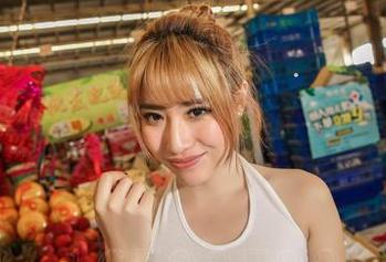 AISS爱丝(黄金版) – 高清小哲女神图包，欣赏请自备纸巾