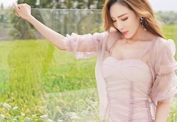 Feilin嗲囡囡 – 你问我皮衣帅吗？看看陈雅漫VICKY在线透露的“动态”轻松get！