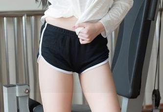 HuaYang花漾 – Egg-尤妮丝Egg的连衣裙分享：那个时候我在想，裙子能否飞？