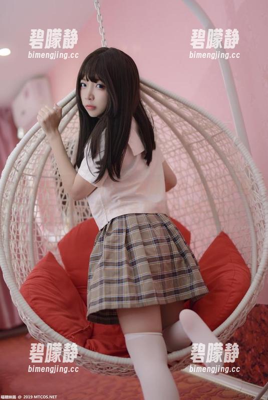 喵糖映画：这粉格JK制服是想叫我认干嘛的，穿上去会变会变成学生妹吗？