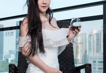 TGOD推女神 – 吕梦玉的泳衣原图在线，欲罢不能的精彩