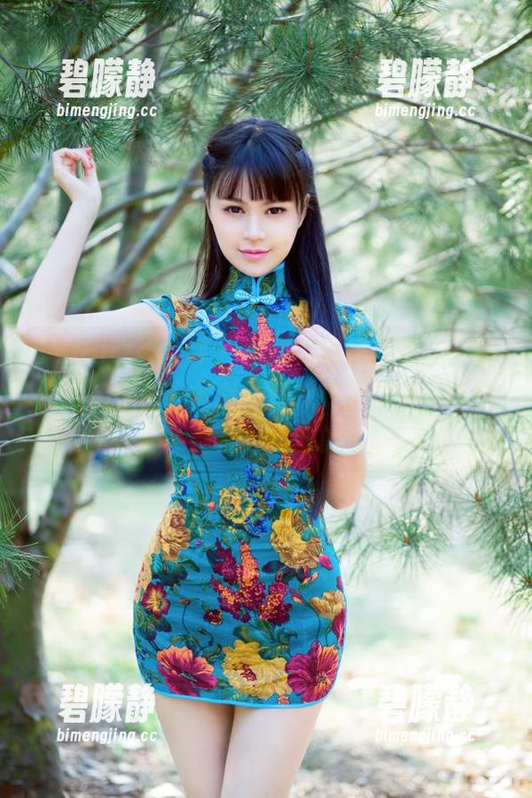 TuiGirl推女郎 - 赵惟依眼镜写真，下载速度快得像在做梦，每次点开都像是在拆开一封来自美好的信。