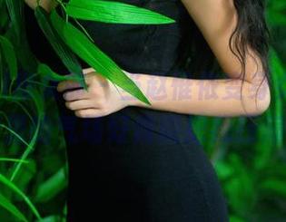 TuiGirl推女郎 – 当赵惟依变身女王，图片里的气场好像能把我压扁！