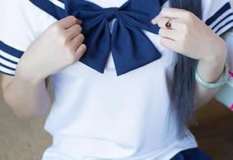 UGirls尤果网 – 王恬恬的新挑战：定制比基尼图片，泳池派对进行中。