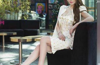 UGirls尤果网 – 打开图包，发现谭晓彤的美图之旅，秘密好像溜了
