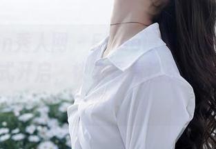 Xiuren秀人网 – Elise谭晓彤新更新：御姐模式开启，快来看看这张犀利的图片吧！