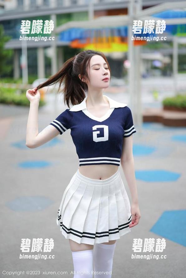 Xiuren秀人网 - 周jojobaby在天台—高清写真中神奇的‘风筝飞起’时刻！