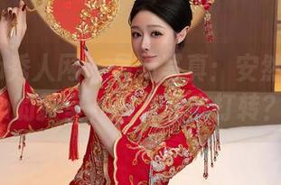 Xiuren秀人网 – 最新写真：安然maleah的教室，围着书本打转？