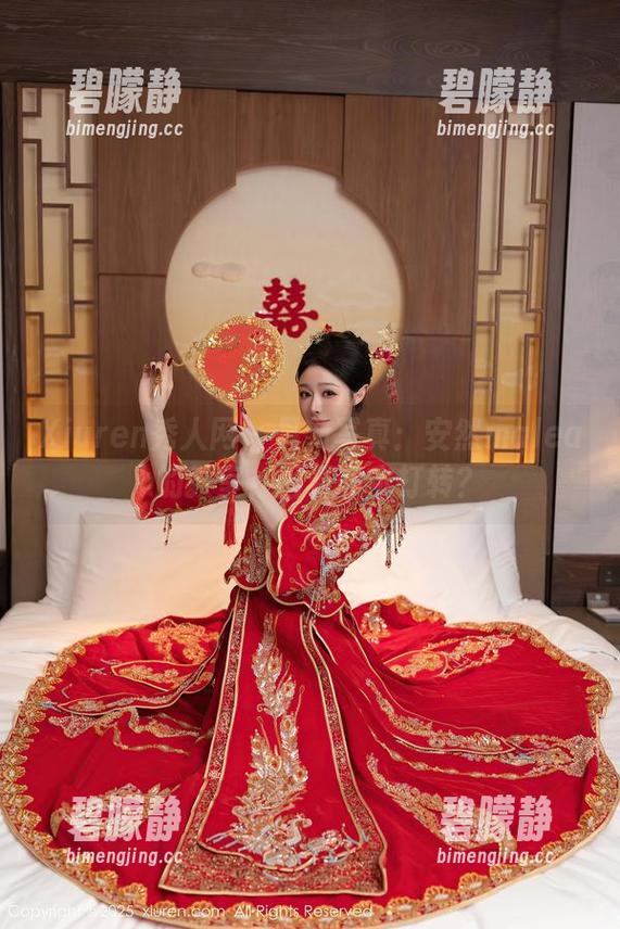 Xiuren秀人网 - 最新写真：安然maleah的教室，围着书本打转？