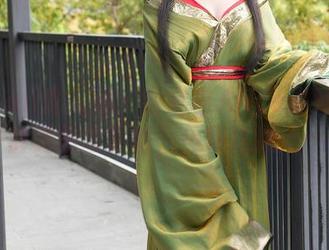 Xiuren秀人网 – 容容容Alice说她的牛仔裤美图敢更新，但我这颗心……