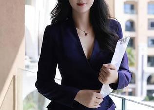 Xiuren秀人网 – 李梓熙的私拍合集，优雅美脚让我不断回头，停不下来！