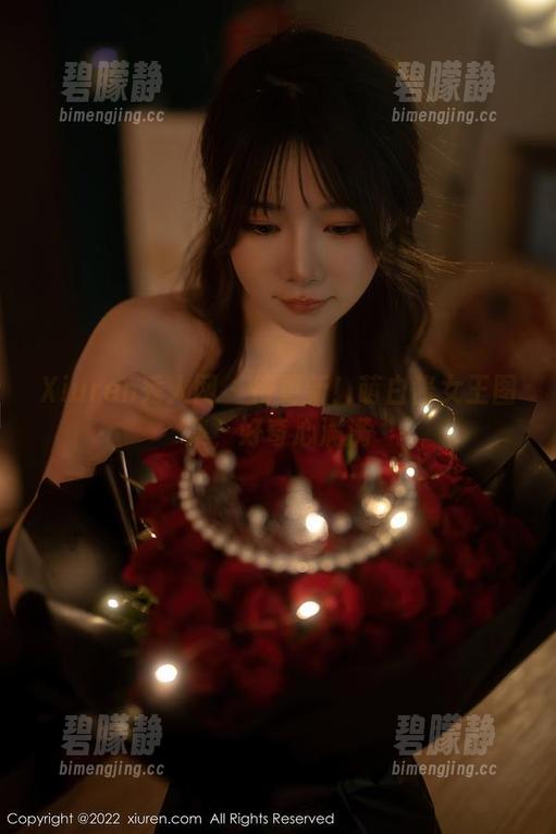 Xiuren秀人网 - 待更新！萌白酱女王图集，好奇心满满