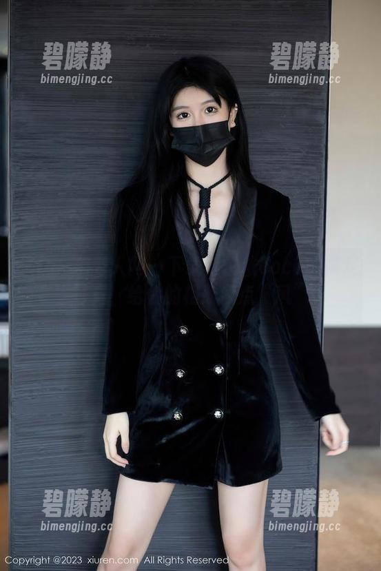 Xiuren秀人网 - 下载赵惟依coco的裸足写真，给你的相册添点“风”