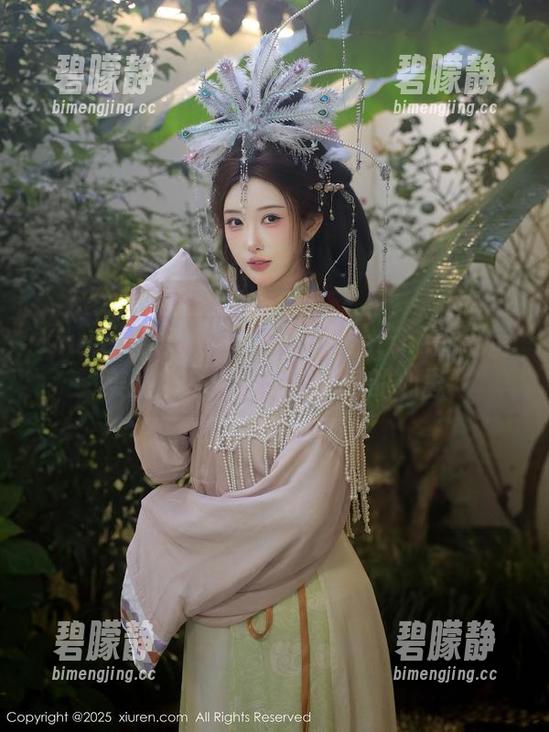 Xiuren秀人网 - 黄可Christine的私房美照集合：连衣裙里藏的心思