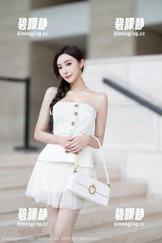 Xiuren秀人网 - 黄可Christine带你探探无圣光的纯白，图集中似乎多了丝淡淡的倦意