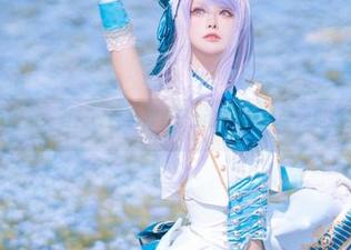 图库的清凉一夏：w百合欧皇子w的水着阿荣，甜蜜又俏皮