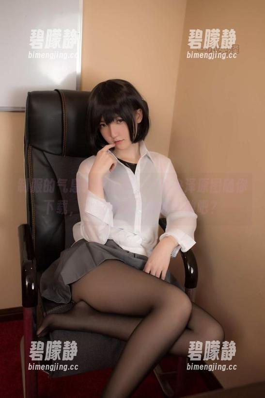 制服的气息扑面而来，一小央泽原图随你下载，大家都有这样的冲动吧？