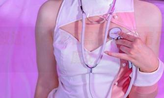 轻声叙述：你夏夏在黑夜中的高清万圣小魔女