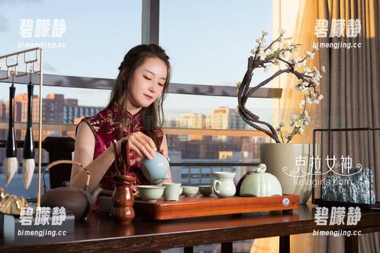 克拉女神 - 沫夕的试鞋图集：在线见证，咳，不只是鞋子亮眼。