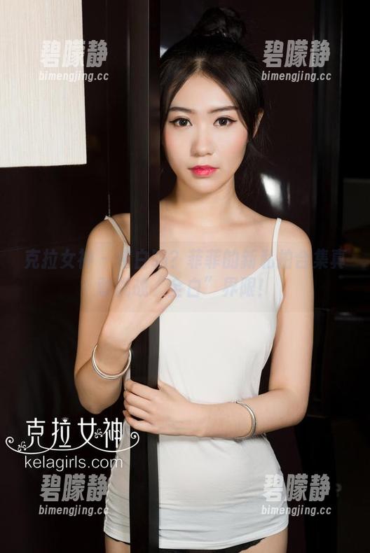 克拉女神 - 纯白吗？菲菲的新私拍合集真敢挑战“全白”界限！