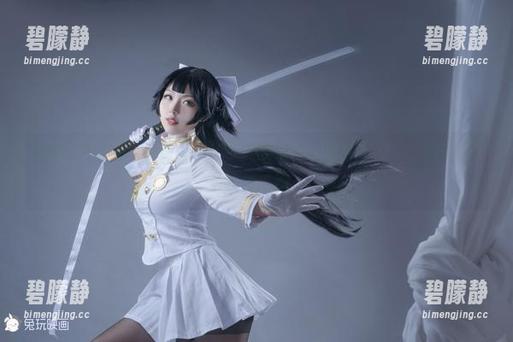 美图全开，兔玩映画的刀锋少女就像锋芒四射的梦，让人又想靠近又怕受伤。
