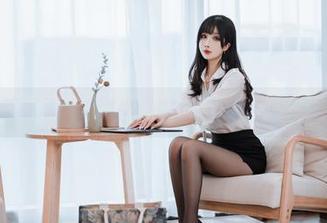 凉凉子最新图册，剧情突破天际，惊掉下巴的感觉你信不信？