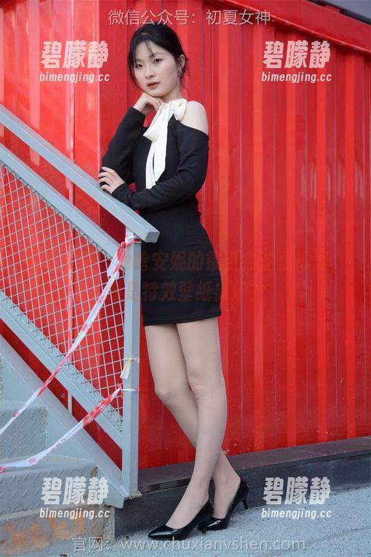 初夏女神 - 为啥安妮的镂空会这么高清，像是特效壁纸出炉？