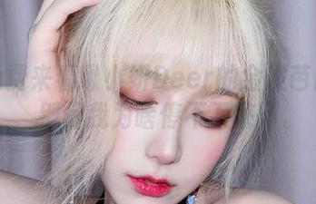听说免费来看啾小妍Deer的金发芭比写真，别问我为啥停不下来了。
