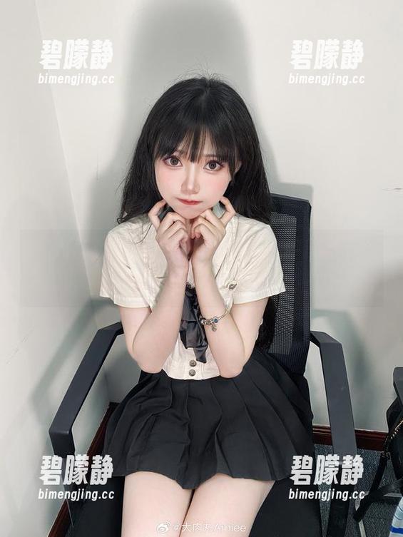 高清大肉丸Amiee来袭，套图中的芭芭拉竟然也会眨眼！