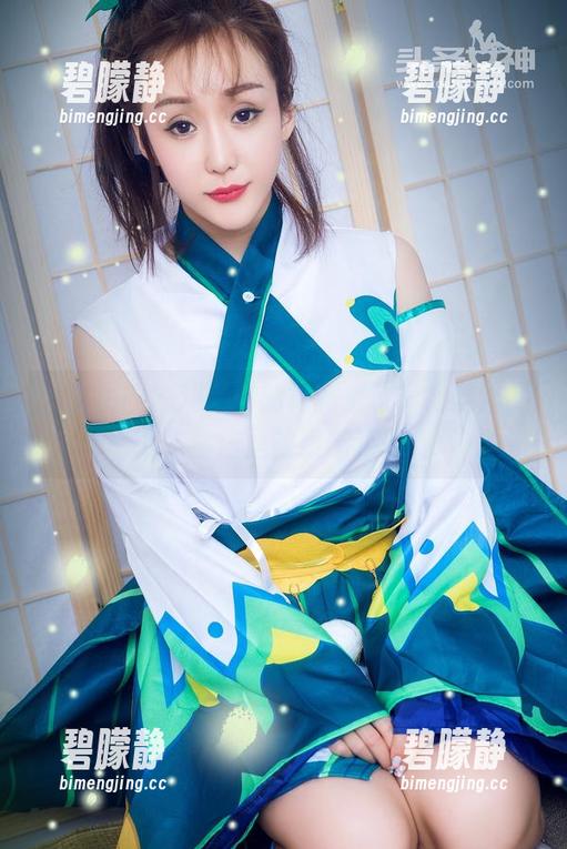头条女神 - 刘瑾希的福利来了，肉丝作品可比你店里的小吃还香！
