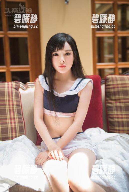 头条女神 - 栀子花下的苏菲菲——元气少女写真，别提有多炸裂！
