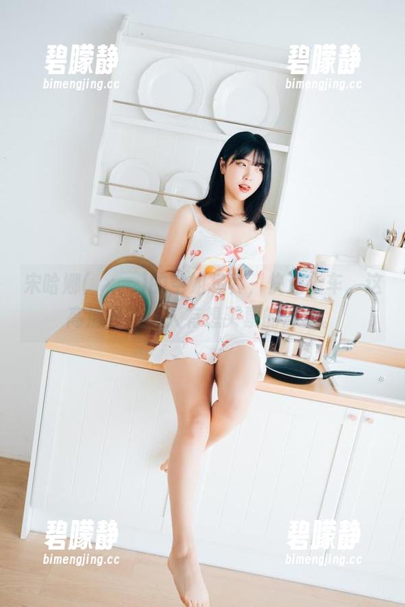 宋哈娜(송하나)的空姐写真，快速上车。这高清画面让人有想买票的冲动。