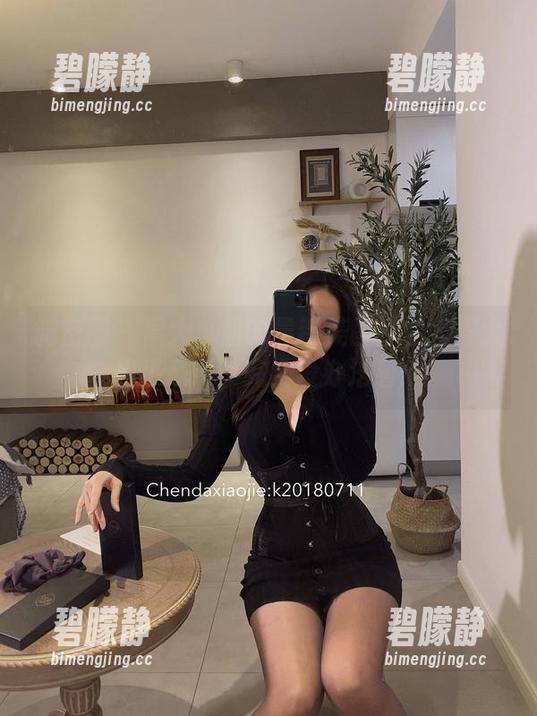 微密圈 - 宸大小姐的最新美图：油亮得太出乎意料，完全没办法看！