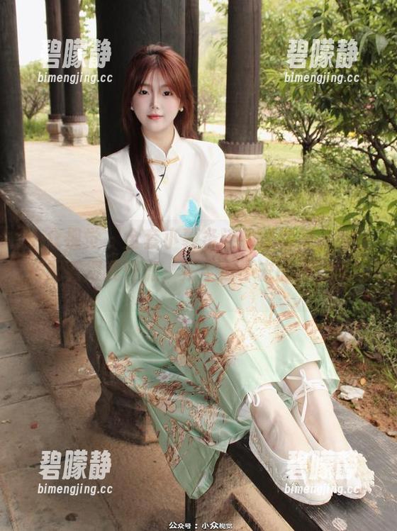 小众视觉 - 全套小薯条连衣裙图集，有些搭配看得我恍惚，完全进不去的那个氛围。