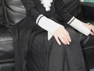 小众视觉 – 感叹敏儿的图包，死库水给人一种“真想跳进去”的冲动，偏偏没看到岸边是啥样的。