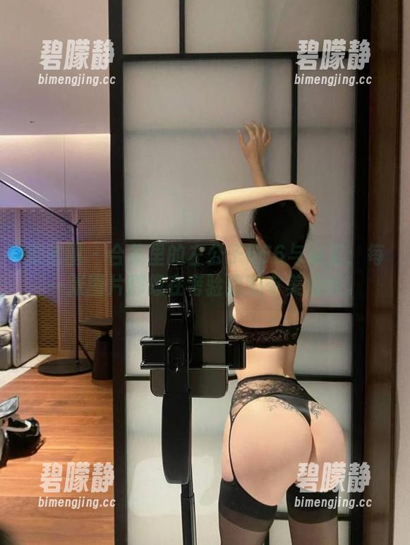 微密圈 - 合集里的左公子666与浴室：每一张图片都像在考验我的审美底线。