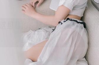看完这组私拍，抱走莫子完美诠释什么叫“等课间铃响”。