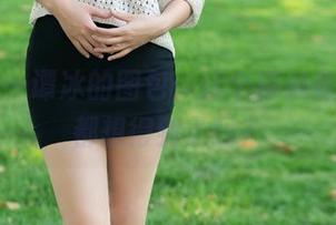 推女郎 – 谭冰的图包：这个裸足姿势，你都想得到了吗？