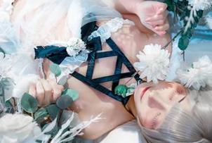 是三不是世w的水手服，细节中折射出的暖意