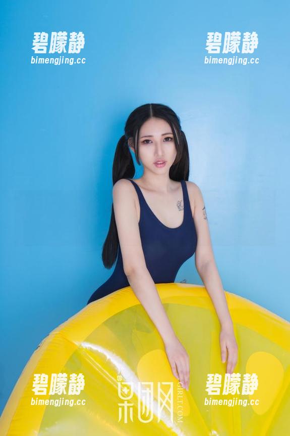 果团网 - 冲浪？不，我在看周妍希的泳衣福利图集！