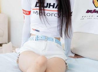 物恋传媒 – 护士小晴的意外套图分享，谁还在意她的专业！