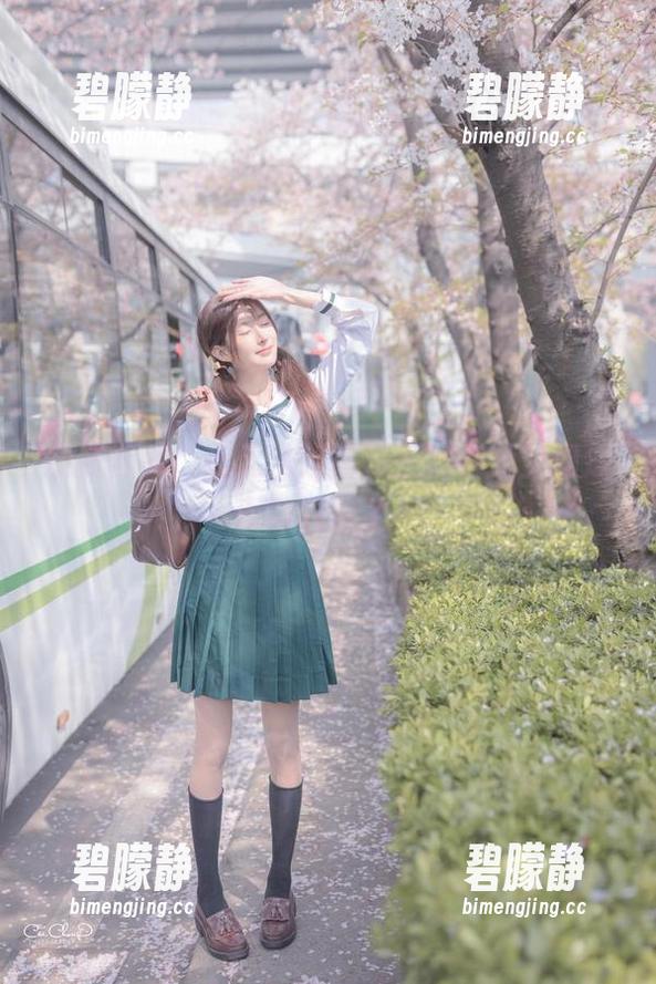 最新套图，我无法阻挡对王羽杉的空姐造型的狂热了！