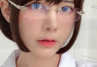 你没看错！眼酱大魔王w的黑丝照片海，魅力无法挡。