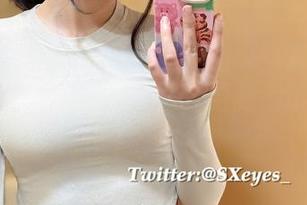 不想花钱？眼酱大魔王w的少女套图就是你的免费福利——来吧，给我露出一脸陶醉！