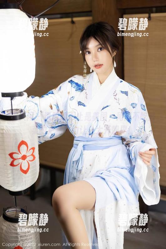 秀人网 - 透明的不止是美图，周周不吃香菜的更新实力让人大开眼界！