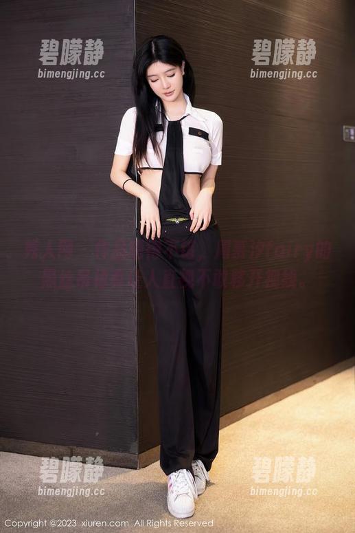 秀人网 - 作品晒得不错，周慕汐fairy的黑丝吊裙真让人直视不敢移开视线。