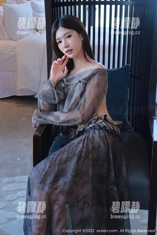 秀人网 - 爱酱里的学妹，尽在无圣光那恰到好处的画面中