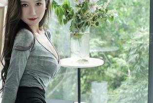 秀人网 – 考拉Koala夏日写真分享：给你一份独特的‘炙烤’视角！