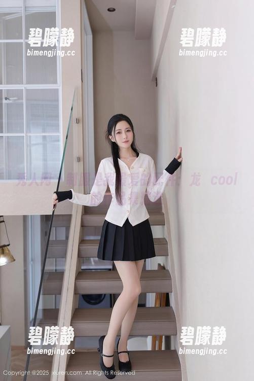 秀人网 - 制服是我最爱的配件：龙籹cool的作品集精选