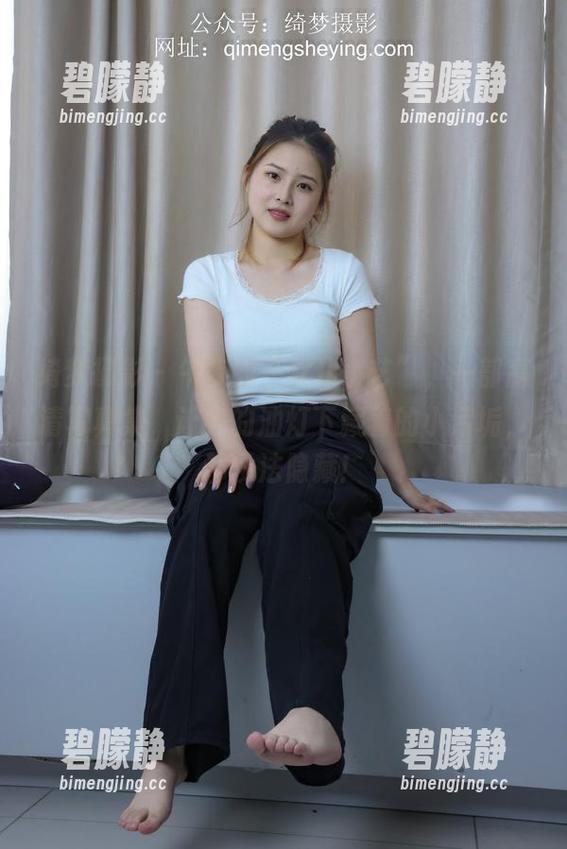 绮梦摄影 - 午夜的“女仆小艺”，一部高清写真集，让我的油灯下藏着的小污垢，都没法隐藏！